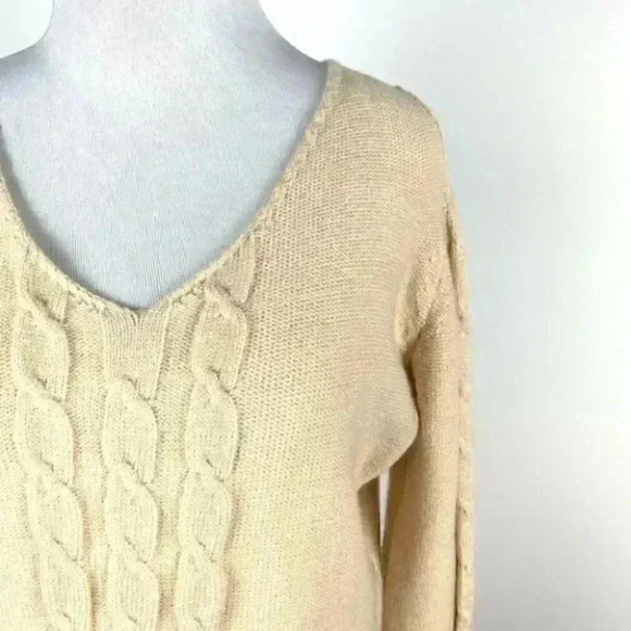 New Merry Jane sweater size S cream V-neck hi-lo - Picture 4 of 9